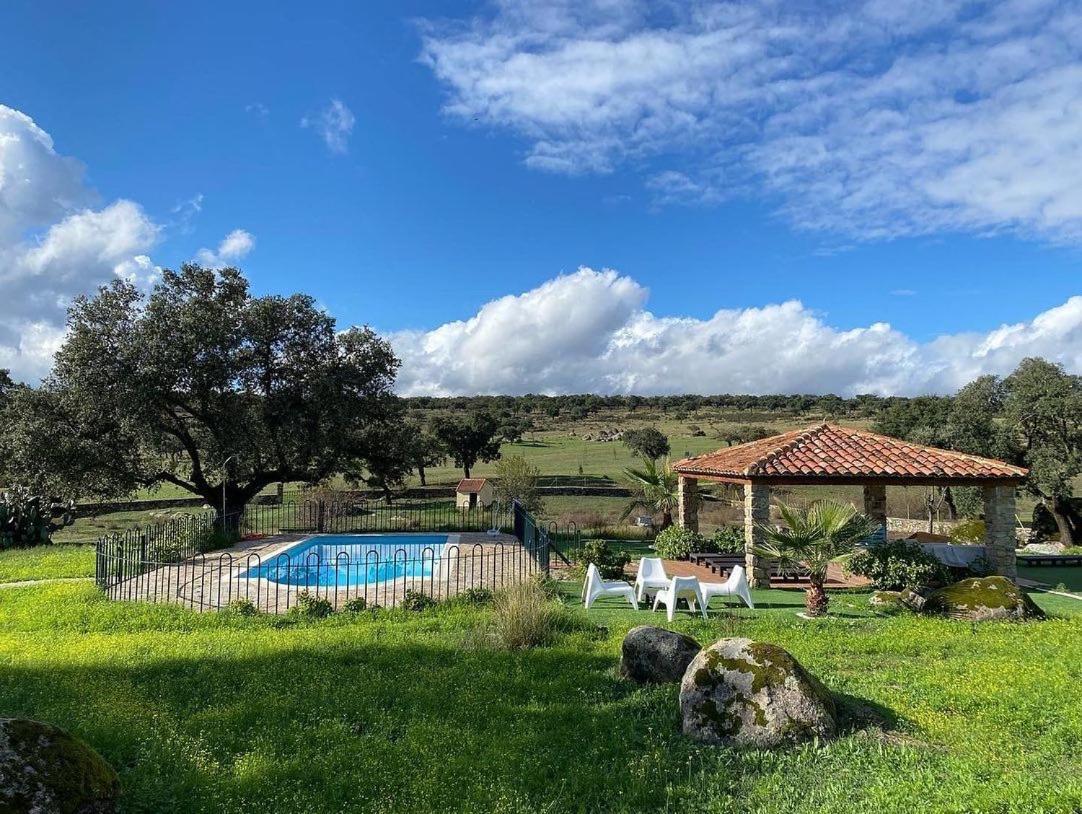 Lidenex Villa Guijo de Granadilla Екстериор снимка